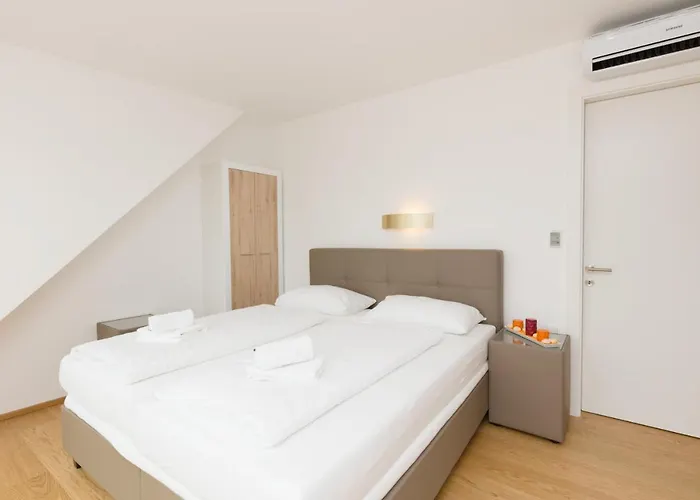 Riverside Residences * Viena